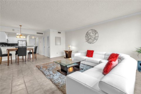 Studio in the Condo in Hollywood, Florida № 2090225