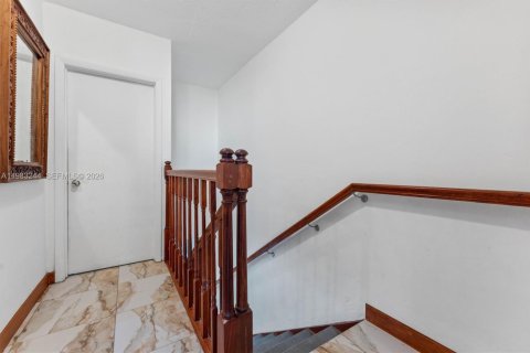 Townhouse in Miami, Florida 2 bedrooms, 111.48 sq.m. № 2047235 - photo 11