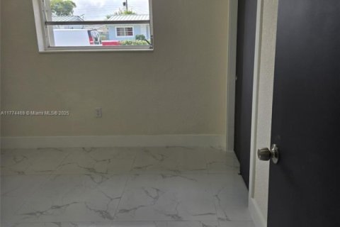 House in Miami Gardens, Florida 3 bedrooms, 101.45 sq.m. № 1706296 - photo 8