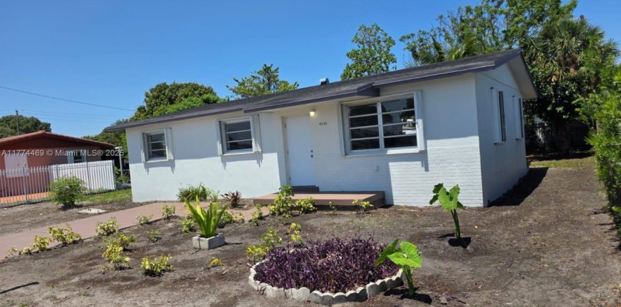 House in Miami Gardens, Florida 3 bedrooms, 101.45 sq.m. № 1706296