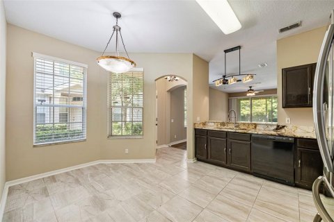 Touwnhouse à vendre à Tampa, Floride: 2 chambres, 157.19 m2 № 1845080 - photo 11