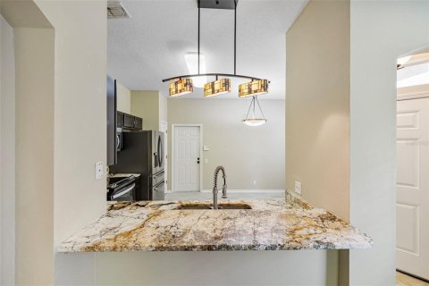 Touwnhouse à vendre à Tampa, Floride: 2 chambres, 157.19 m2 № 1845080 - photo 10