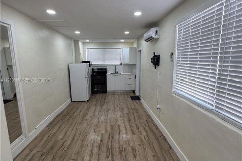 House in Key Largo, Florida 4 bedrooms, 122.07 sq.m. № 2043883 - photo 19