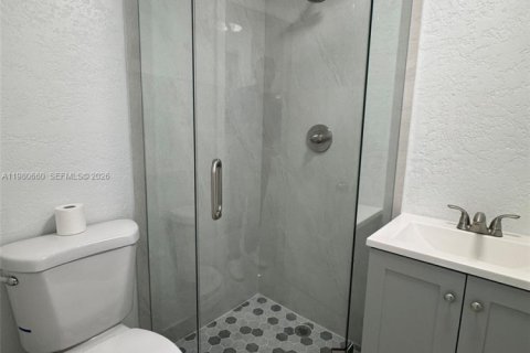 House in Key Largo, Florida 4 bedrooms, 122.07 sq.m. № 2043883 - photo 13