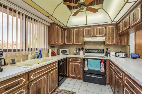 Condominio en alquiler en Port Richey, Florida, 2 dormitorios, 122.63 m2 № 1919269 - foto 13