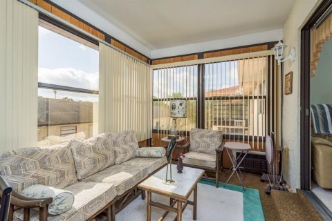 Condominio en alquiler en Port Richey, Florida, 2 dormitorios, 122.63 m2 № 1919269 - foto 23