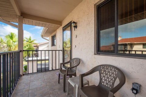 Condominio en alquiler en Port Richey, Florida, 2 dormitorios, 122.63 m2 № 1919269 - foto 4