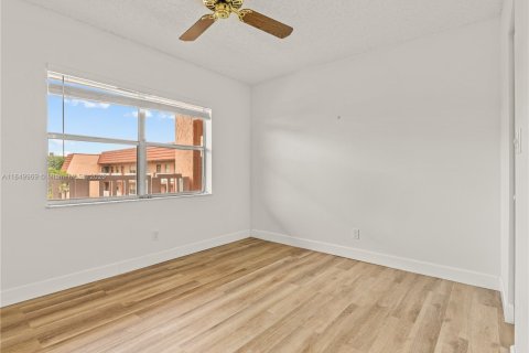 Condominio en venta en Sunrise, Florida, 2 dormitorios, 78.97 m2 № 1981788 - foto 5