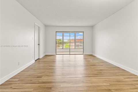 Condominio en venta en Sunrise, Florida, 2 dormitorios, 78.97 m2 № 1981788 - foto 8