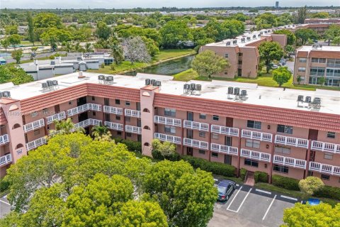 Condominio en venta en Sunrise, Florida, 2 dormitorios, 78.97 m2 № 1981788 - foto 21