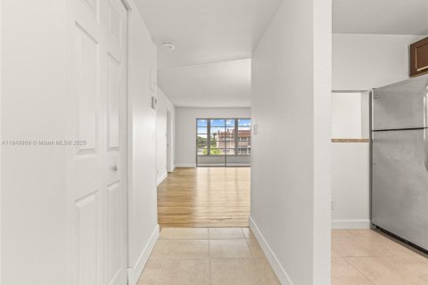 Condominio en venta en Sunrise, Florida, 2 dormitorios, 78.97 m2 № 1981788 - foto 3