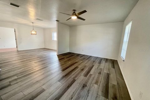 Casa en alquiler en Tampa, Florida, 3 dormitorios, 139.73 m2 № 1915681 - foto 3