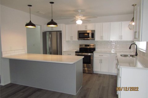 Casa en alquiler en Tampa, Florida, 3 dormitorios, 139.73 m2 № 1915681 - foto 5