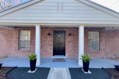 Casa en alquiler en Tampa, Florida, 3 dormitorios, 139.73 m2 № 1915681 - foto 1