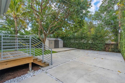Casa en venta en Miami, Florida, 3 dormitorios, 131.18 m2 № 2041077 - foto 30