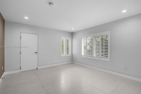 Casa en venta en Miami, Florida, 3 dormitorios, 131.18 m2 № 2041077 - foto 16