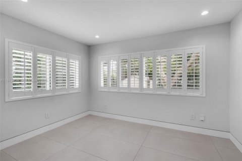 Casa en venta en Miami, Florida, 3 dormitorios, 131.18 m2 № 2041077 - foto 25
