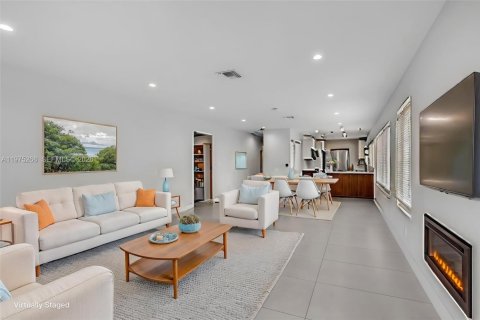 Casa en venta en Miami, Florida, 3 dormitorios, 131.18 m2 № 2041077 - foto 8