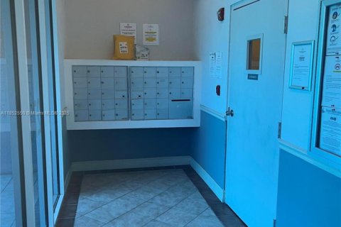 Снять в аренду кондоминиум в Майами, Флорида 1 спальня, 58.25м2, № 1859102 - фото 15