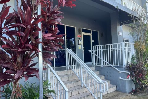 Снять в аренду кондоминиум в Майами, Флорида 1 спальня, 58.25м2, № 1859102 - фото 14