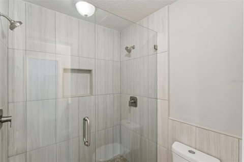 House in Chuluota, Florida 3 bedrooms, 121.61 sq.m. № 2356120 - photo 14