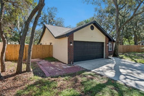 House in Chuluota, Florida 3 bedrooms, 121.61 sq.m. № 2356120 - photo 27