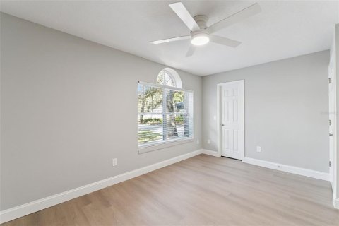 House in Chuluota, Florida 3 bedrooms, 121.61 sq.m. № 2356120 - photo 17