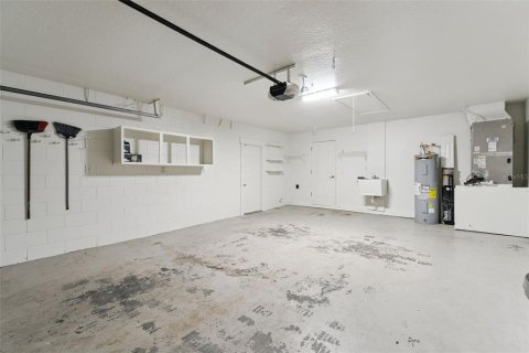 House in Chuluota, Florida 3 bedrooms, 121.61 sq.m. № 2356120 - photo 22