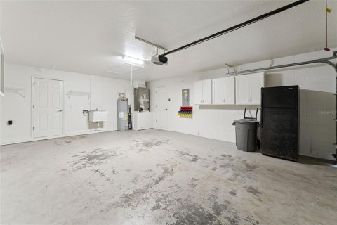 House in Chuluota, Florida 3 bedrooms, 121.61 sq.m. № 2356120 - photo 23
