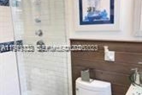 Снять в аренду виллу или дом в Майами-Бич, Флорида 3 спальни, 174.1м2, № 2056140 - фото 7