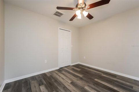 House in Lehigh Acres, Florida 4 bedrooms, 156.54 sq.m. № 2379365 - photo 12