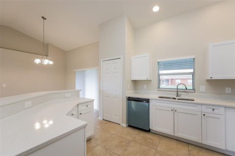 House in Lehigh Acres, Florida 4 bedrooms, 156.54 sq.m. № 2379365 - photo 5