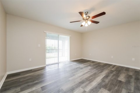 House in Lehigh Acres, Florida 4 bedrooms, 156.54 sq.m. № 2379365 - photo 7