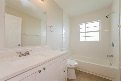 House in Lehigh Acres, Florida 4 bedrooms, 156.54 sq.m. № 2379365 - photo 14