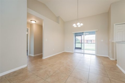 House in Lehigh Acres, Florida 4 bedrooms, 156.54 sq.m. № 2379365 - photo 4