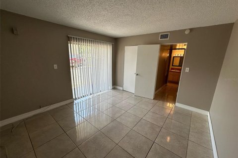 Condominio en alquiler en Fort Myers, Florida, 1 dormitorio, 60.39 m2 № 1866092 - foto 10