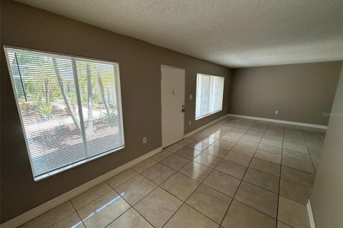 Condominio en alquiler en Fort Myers, Florida, 1 dormitorio, 60.39 m2 № 1866092 - foto 2