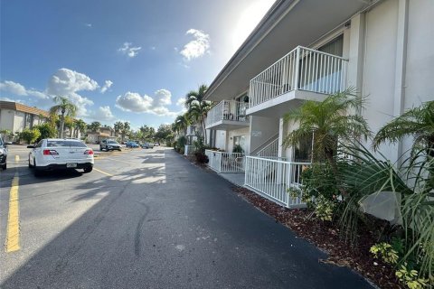 Condominio en alquiler en Fort Myers, Florida, 1 dormitorio, 60.39 m2 № 1866092 - foto 22
