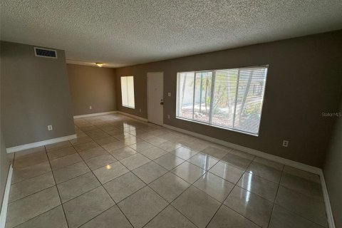 Condominio en alquiler en Fort Myers, Florida, 1 dormitorio, 60.39 m2 № 1866092 - foto 3