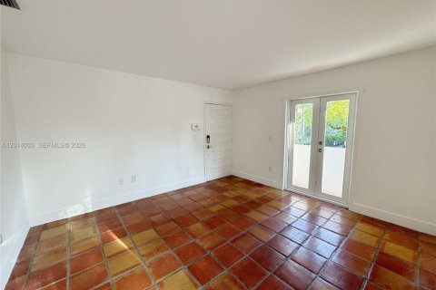 Apartment in Miami, Florida 1 bedroom № 2076181 - photo 6