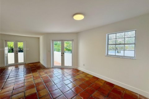 Apartment in Miami, Florida 1 bedroom № 2076181 - photo 2