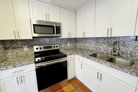 Apartment in Miami, Florida 1 bedroom № 2076181 - photo 7