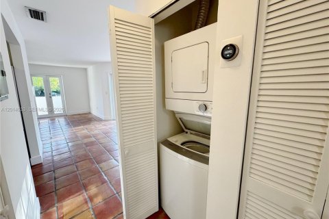 Apartment in Miami, Florida 1 bedroom № 2076181 - photo 17