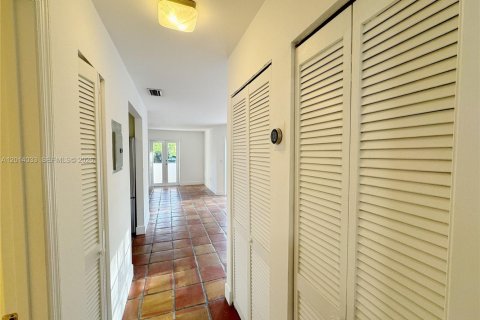 Apartment in Miami, Florida 1 bedroom № 2076181 - photo 16