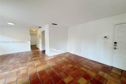 Apartment in Miami, Florida 1 bedroom № 2076181 - photo 5