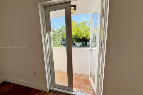 Apartment in Miami, Florida 1 bedroom № 2076181 - photo 18