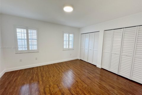 Apartment in Miami, Florida 1 bedroom № 2076181 - photo 13