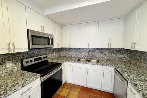 Apartment in Miami, Florida 1 bedroom № 2076181 - photo 8