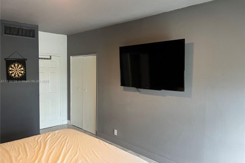Condominio en venta en Miami, Florida, 1 dormitorio, 77.2 m2 № 1466813 - foto 14
