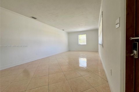 Снять в аренду виллу или дом в Майами, Флорида 3 спальни, 196.67м2, № 1995139 - фото 11